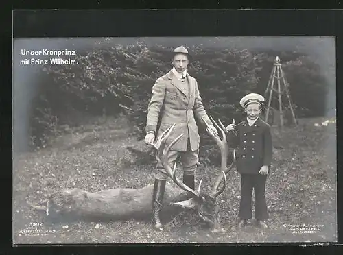 AK Kronprinz Wilhelm von Preussen und Prinz Wilhelm mit erlegtem Hirsch