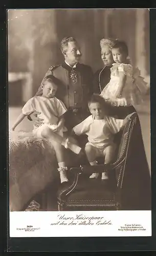 AK Kaiserpaar mit den drei ältesten Enkeln