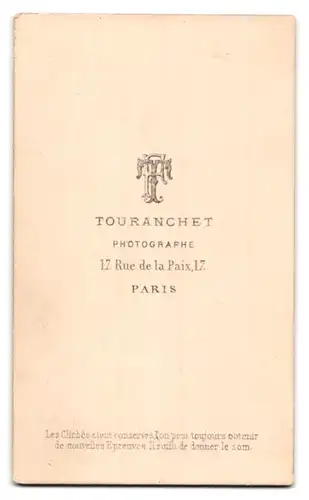 Fotografie Touranchet, Paris, 17, Rue de la Paix, 17, Portrait junge Dame in modischer Kleidung