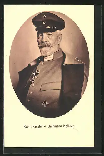 AK Reichskanzler von Bethmann Hollweg in Uniform mit Eisernem Kreuz