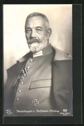 AK Reichskanzler von Bethmann Hollwegin Uniform mit Eisernem Kreuz