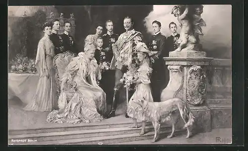 AK Mädchen mit Blumen vor Auguste Victoria und Wilhelm II. von Preussen