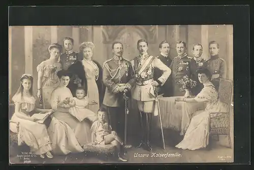 AK Kaiser Wilhelm II. im Kreise seiner Familie
