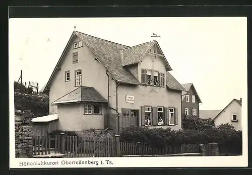 AK Oberreifenberg /Taunus, Landheim Schillerschule, Mädchen im Fenster