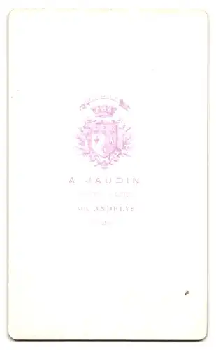 Fotografie A. Jaudin, Andelys, Portrait eines jungen Geistlichen
