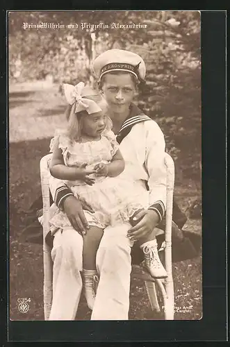 AK Prinzessin Alexandrine von Preussen auf dem Schoss von Prinz Wilhelm