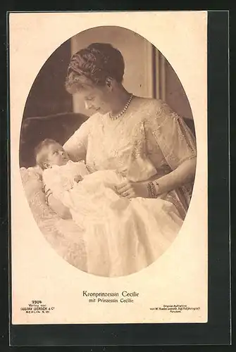 AK Kronprinzessin Cecilie mit Tochter Prinzessin Cecilie