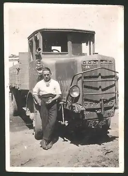 Fotografie Lastwagen Büssing, LKW mit Startkurbel, Kennzeichen: IS-745