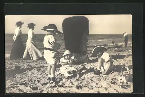 AK Die Söhne des Kronprinzenpaares Kleinkinder am Strand