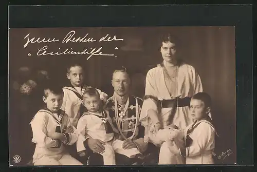 AK Kronprinz Wilhelm von Preussen im Kreise der Familie