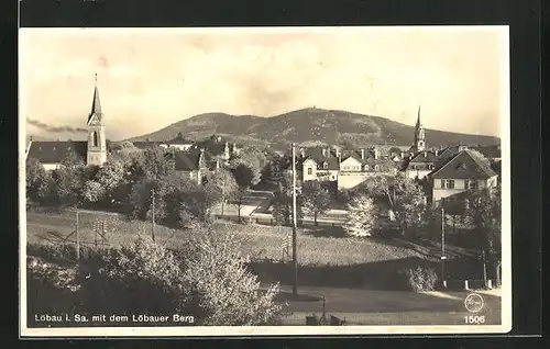 AK Löbau i. Sa., Ortsansicht mit Löbauer Berg