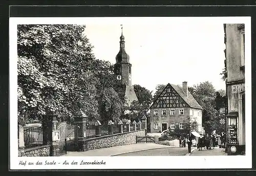 AK Hof a. d. Saale, An der Lorenzkirche bei Sonnenschein