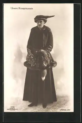 AK Kronprinzessin Cecilie in winterlicher Kleidung