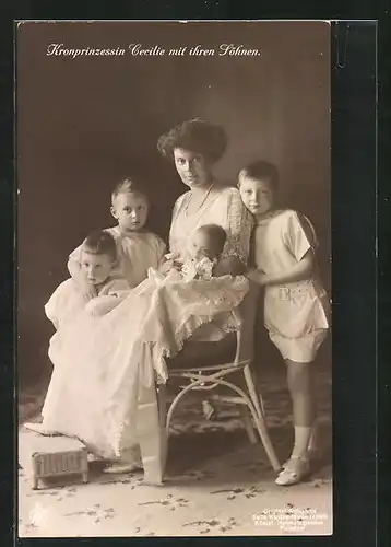 AK Kronprinzessin Cecilie mit ihren Söhnen