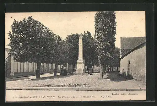 AK Brienon sur Armancon, La Promenade et le Monument