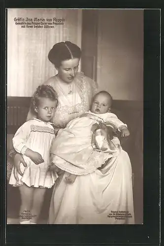 AK Gräfin Ina Maria von Ruppin mit ihren beiden Söhnchen, Gemahlin des Prinzen Oskar von Preussen