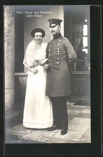 AK Prinz Oskar von Preussen in Uniform nebst Braut