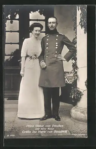 AK Prinz Oskar von Preussen und seine Braut Gräfin Ina Marie von Bassewitz
