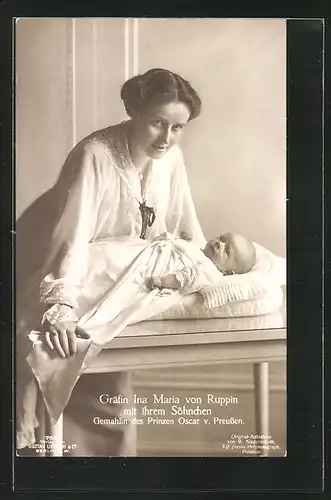 AK Gräfin Ina Maria von Ruppin mit ihrem Söhnchen, Gemahlin des Prinzen Oskar von Preussen