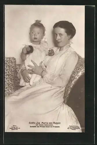 AK Gräfin Ina Maria von Ruppin mit ihrem Söhnchen, Gemahlin von Prinz Oskar von Preussen