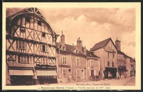 AK Noyers-sur-Serein, Vieilles maisons du XVe siècle