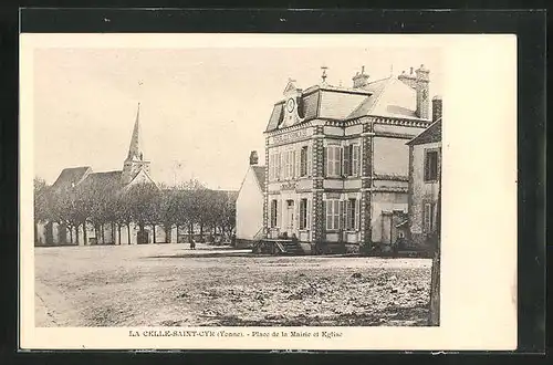AK La Celle-Saint-Cyr, Place de la Mairie et l`Eglise