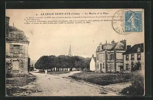 AK La Celle Saint-Cyr, La Mairie et la Place