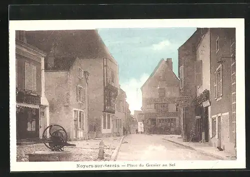 AK Noyers-sur-Serein, Place du Grenier au Sel