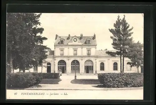 AK Fontainebleau, La Gare, Bahnhof