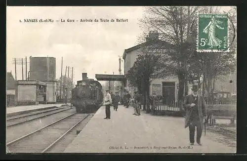 AK Nangis, La Gare, Arrivée du Train de Belfort, Bahnhof