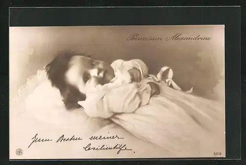 AK Prinzessin Alexandrine als niedliches Baby im weissen Kleidchen