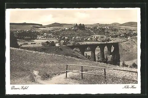 AK Daun /Eifel, Gesamtansicht mit Viadukt