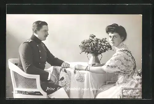 AK Prinz Eitel Friedrich von Preussen in Uniform mit seiner Gemahlin