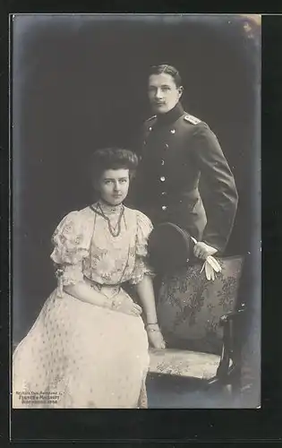 AK Prinz Eitel Friedrich von Preussen in Uniform mit Gemahlin