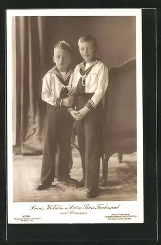 AK Prinz Louis Ferdinand mit seinem Bruder Prinz Wilhelm von Preussen im Matrosenanzug