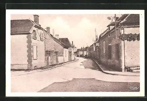 AK La Chapelle-Vieille-Foret, Entrée de la grande Rue