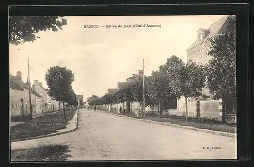 AK Bassou, Entrèe du pays