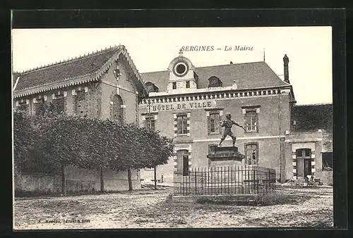 AK Sergines, La Mairie