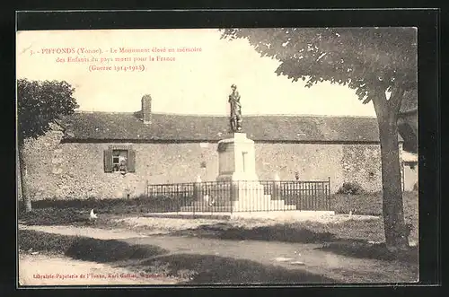 AK Piffonds, Le Monument èlevè en mèmoire des Enfants du pays morts pour le France (Guerre 1914-1918)