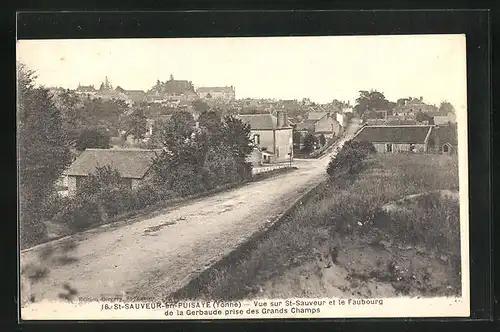 AK Saint-Sauveur-en-Puisaye, Vue sur St-Sauveur et le Faubourg de la Gerbaude prise des Grands Champs