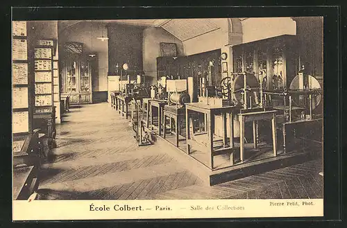 AK Paris, Ècole Colbert - Salle des Collections