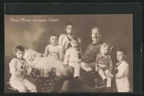 AK Kaiser Wilhelm II. mit seinen Enkeln im Familienportrait
