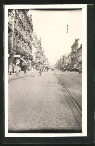 Foto-AK Karlsruhe, Blick in die Kaiserstrasse