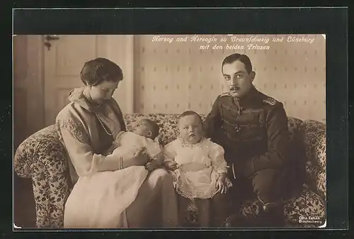 AK Victoria Louise Herzogin von Braunschweig mit Mann und Kindern
