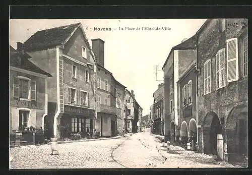 AK Noyers, La Place de l'Hotel-de-Ville