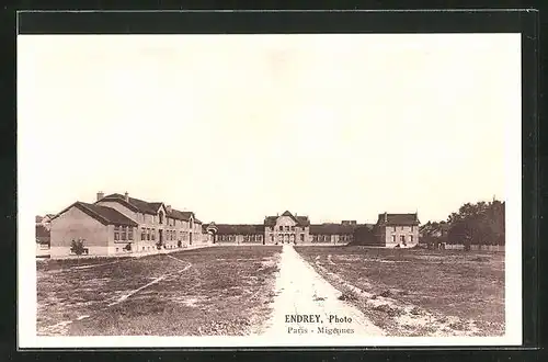AK Migennes, Groupe Scolaire, vue prise de la Cour d`Honneur