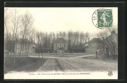 AK Migennes, Vue sur Mairie et Ecoles