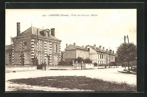 AK Laroche, Ecole des Garcons