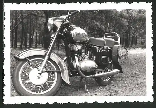 Fotografie Motorrad Jawa 175, Krad mit Gepäcktaschen