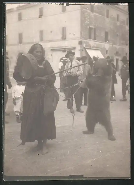 38 Fotografien unbekannter Fotograf, Ansicht Rom / Italien, Bärenführer, Ziegeuner, Trachten, Land & Leute, Stillleben u 7